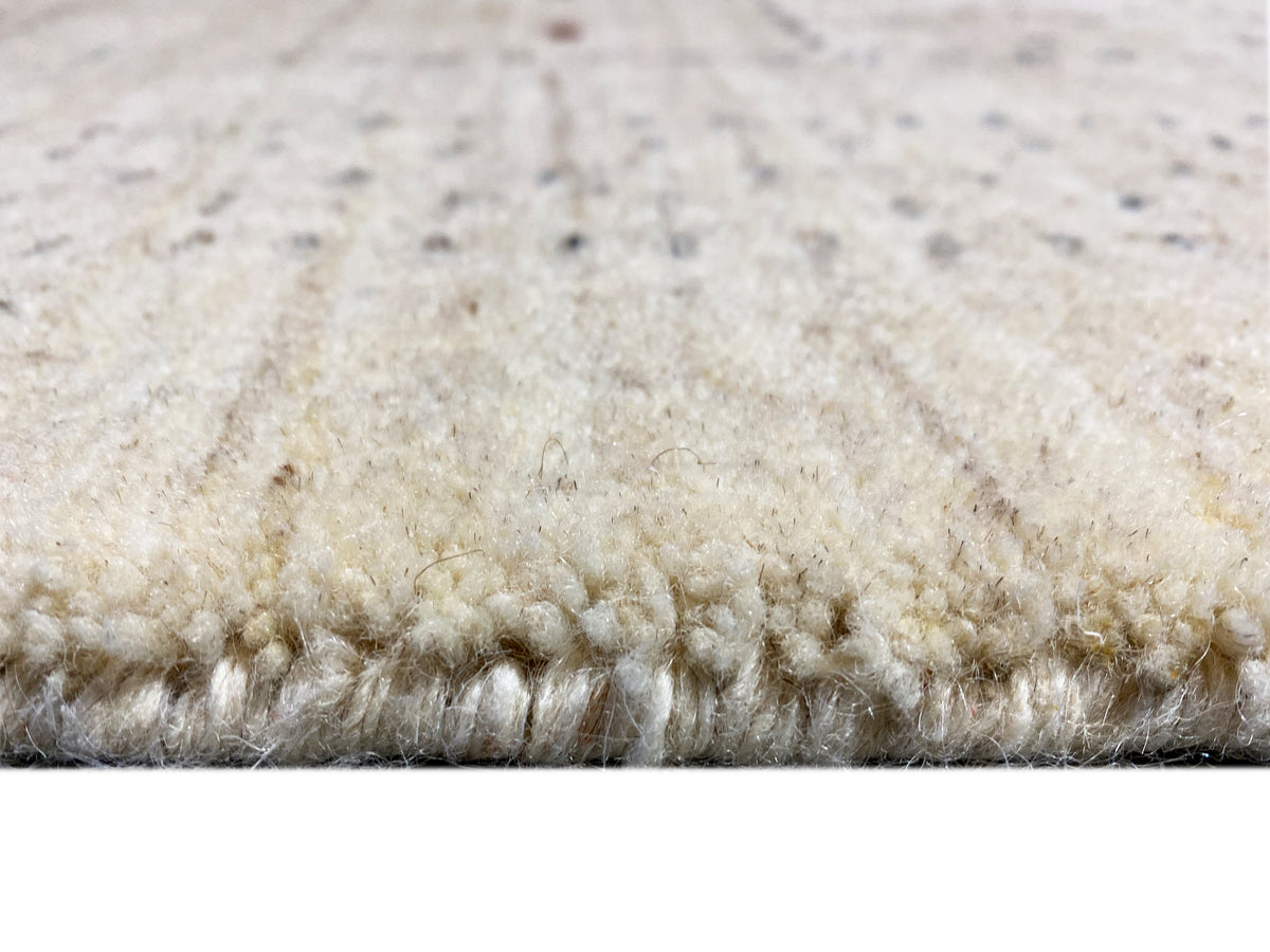 Läuferteppich-Ansicht der Florhöhe: dichter, weicher Flor in hellem Beige