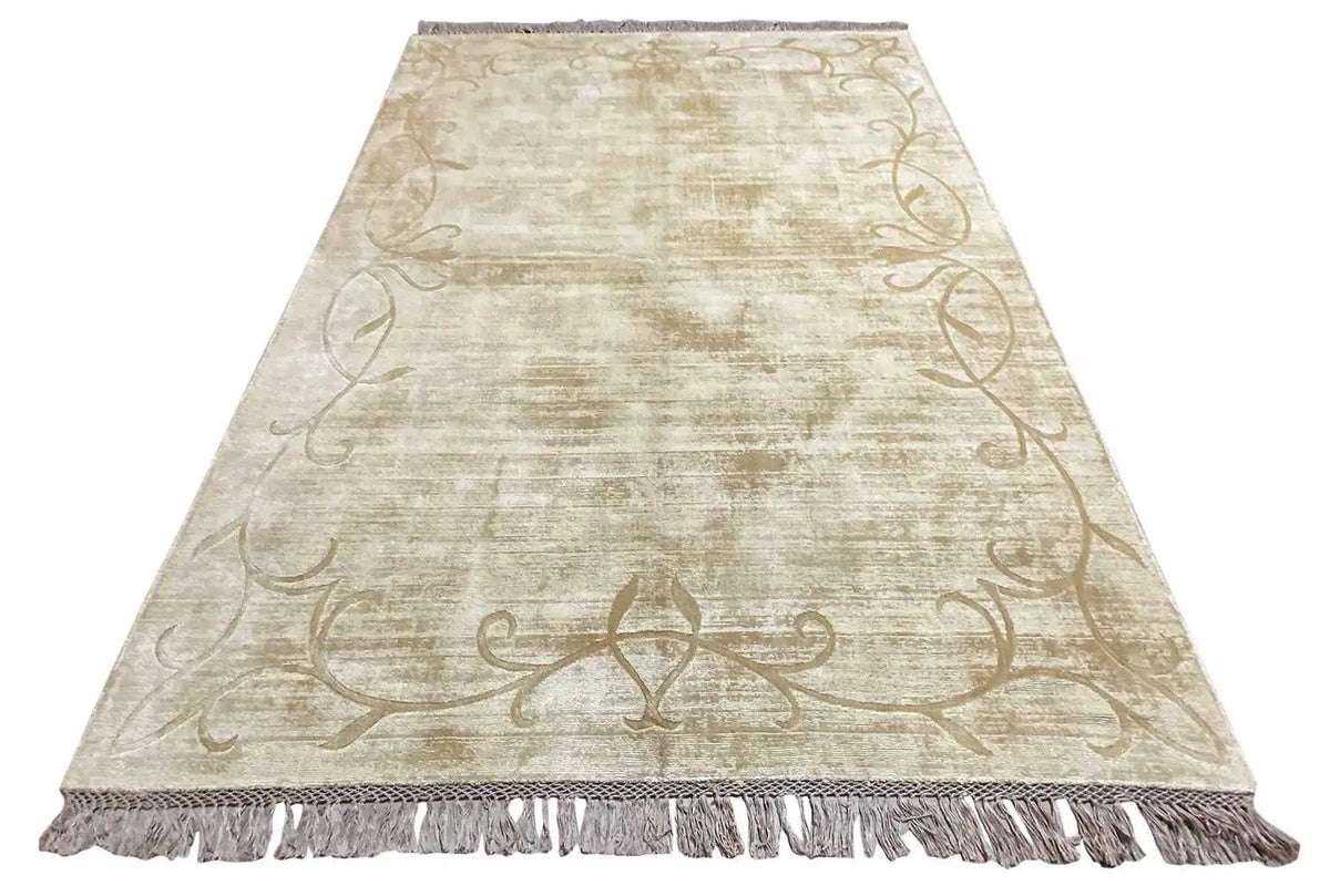 Gabbeh rug 238x171 cm, cream-beige with a vine motif, with fringes along the edge