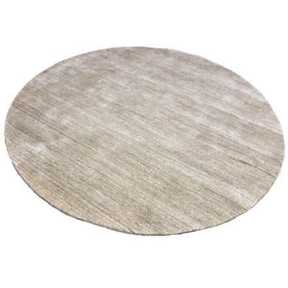Round rug in light beige with gray lines in a marled design, flat-woven