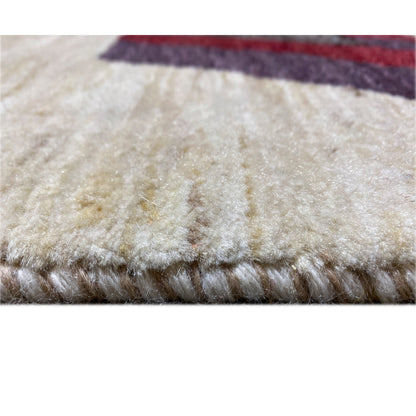 Beige Gabbeh rug: close-up of the pile direction and rug texture