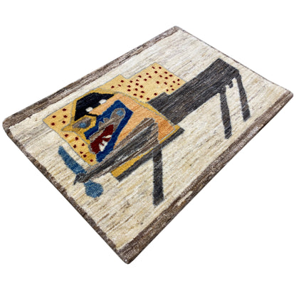 Beige carpet with a diagonal view: color stripes and image motif in yellow, blue, and black