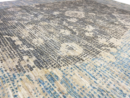 Close-up of the carpet surface with blue-gray lines and spots