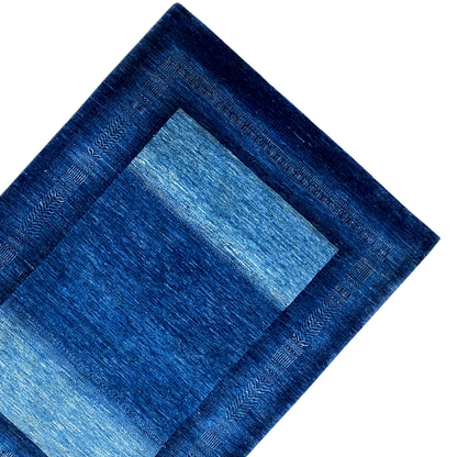 Rug 214x164 cm Detail: blue square with light blue center and border pattern