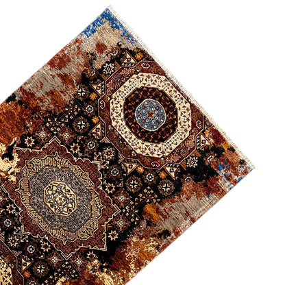 Hand-knotted Mamluk carpet, close-up of a corner with a blue circular medallion