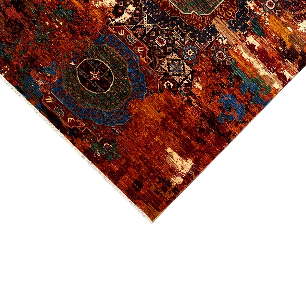 Hand-knotted Mamluk rug, close-up of the border with blue-red ornaments and pile