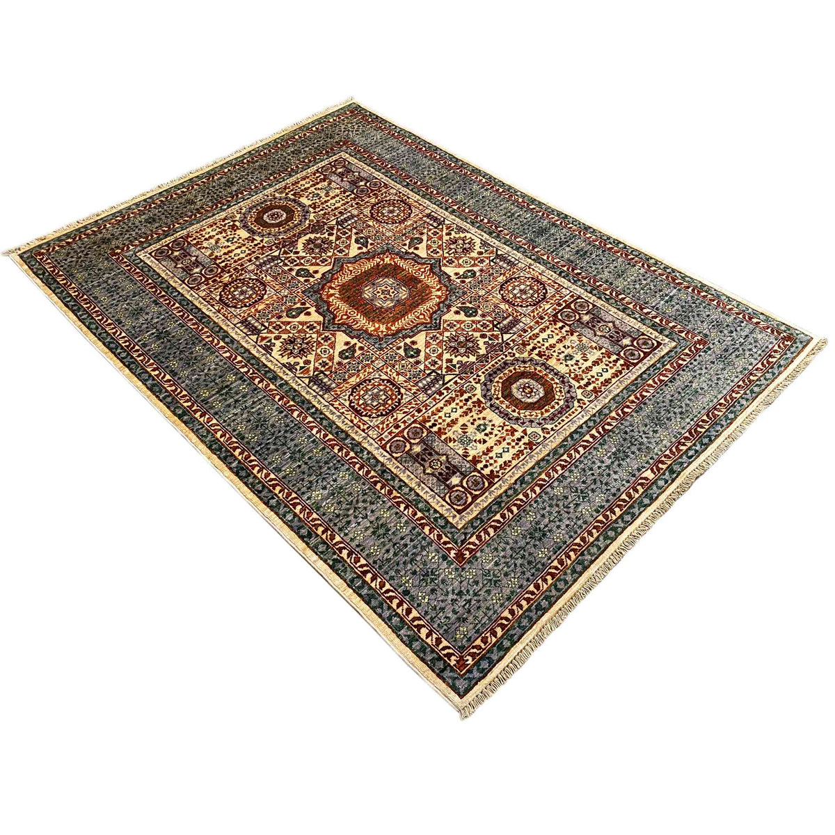 Hand-knotted Mamluk rug 180x127 cm, diagonal view with medallion and border ornaments