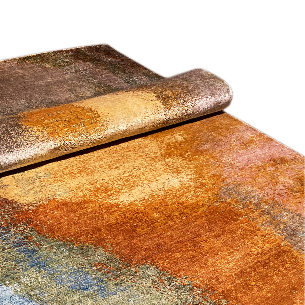 Modern rug 312x209 cm edge view with thick pile and warm tones