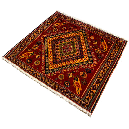 Poshti rug 65x65 cm: red pattern with a central diamond, surrounding border