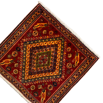 Poshti rug 65x65 cm: red geometric design, border trim and light-colored fringes