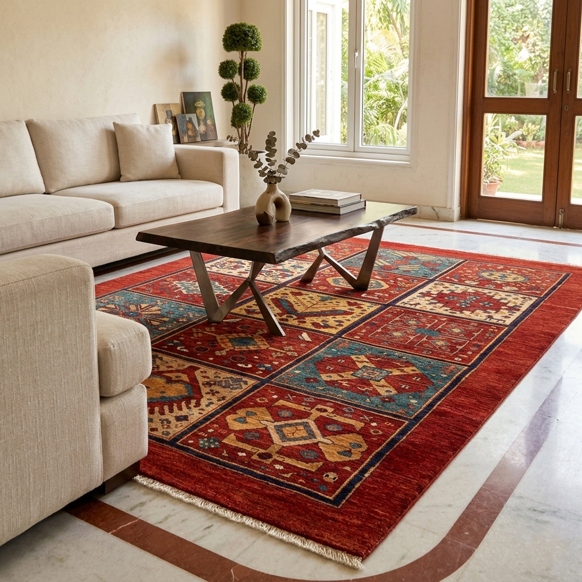 Rechteckiger Teppich 197x147 cm mit rotem Rand und mehrfarbigen Ornamentfeldern, zentralem Muster
