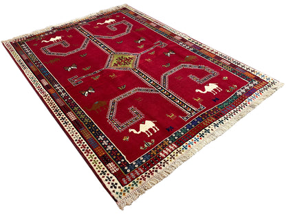 Orientteppich im Diagonalbild, rotes Muster mit weißen Akzenten und Bordüren
