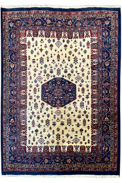 Classic rug 185x140 cm, central blue medallion in a cream-colored border