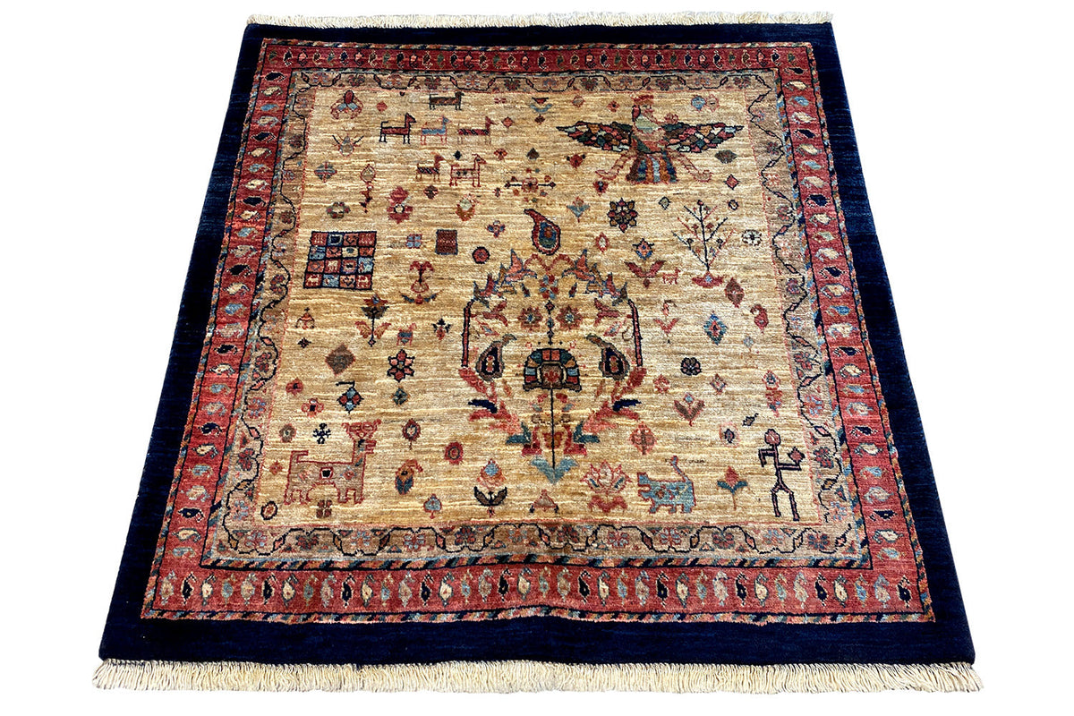 Square rug 100x100 cm with red edging, beige base, and fringes along the edge