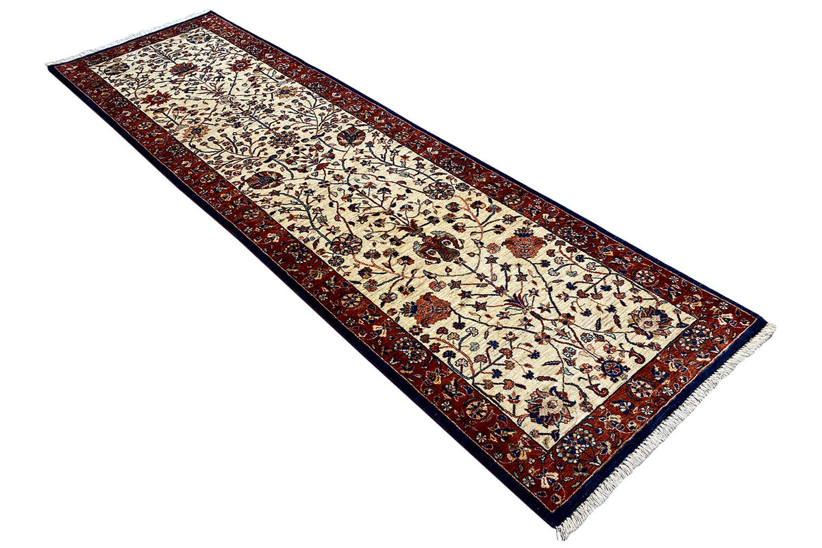 Qashqai exclusive rug, diagonal, cream with a dark red border and delicate ornamentation