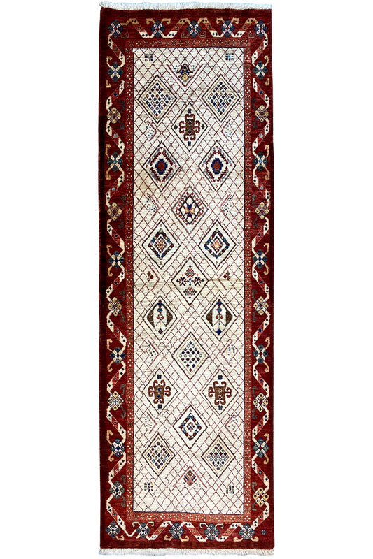 Oriental runner Qashqai Exclusive with a white field, red border and diamond pattern, fringes