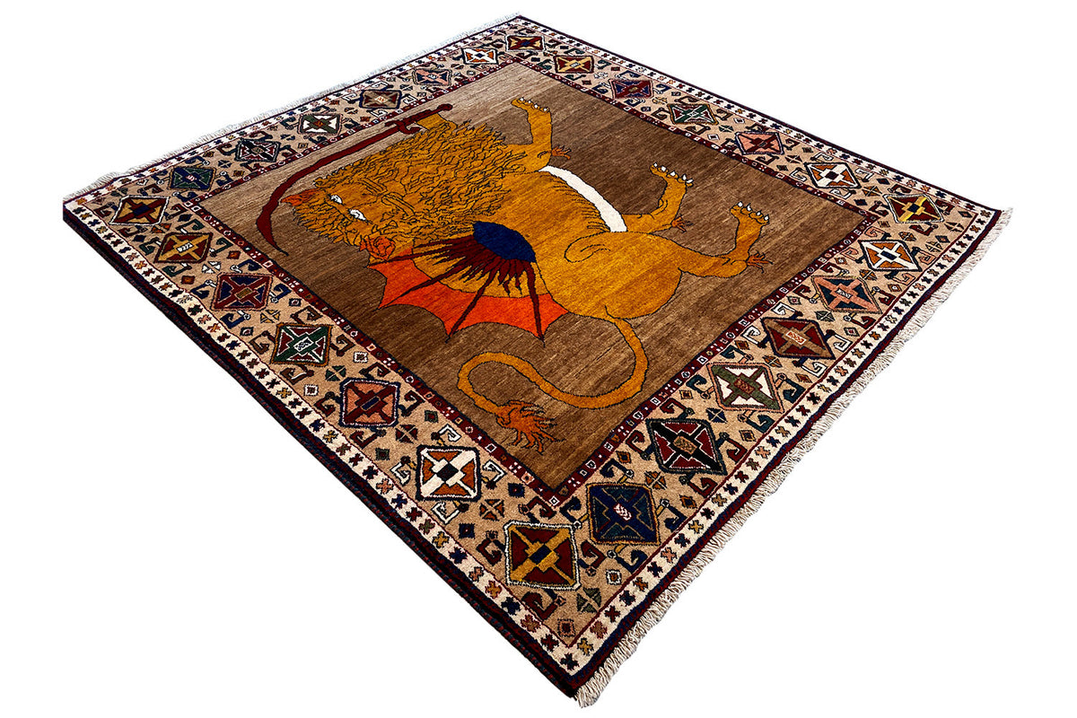 Qashqai exclusive carpet 175x166 cm, lion figure in a medallion, top view