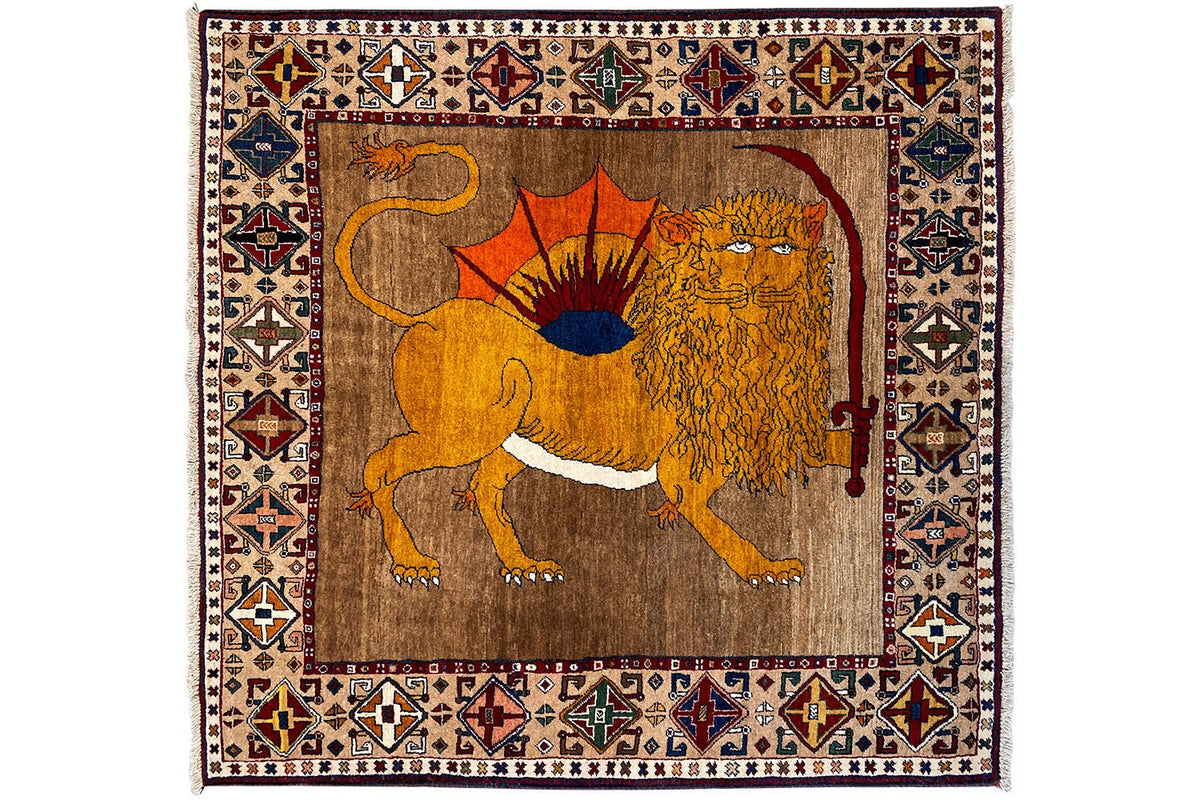 Qashqai exclusive rug 175x166 cm with lion motif and geometric border