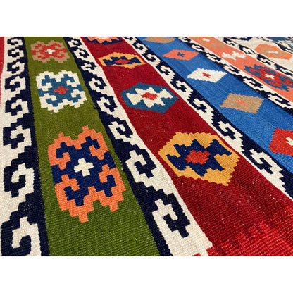 Qashqai-style kilim, 200x145 cm, close-up of the geometric ornaments