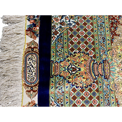 Rug 156x102 cm, close-up of the border; colorful ornaments and fringes