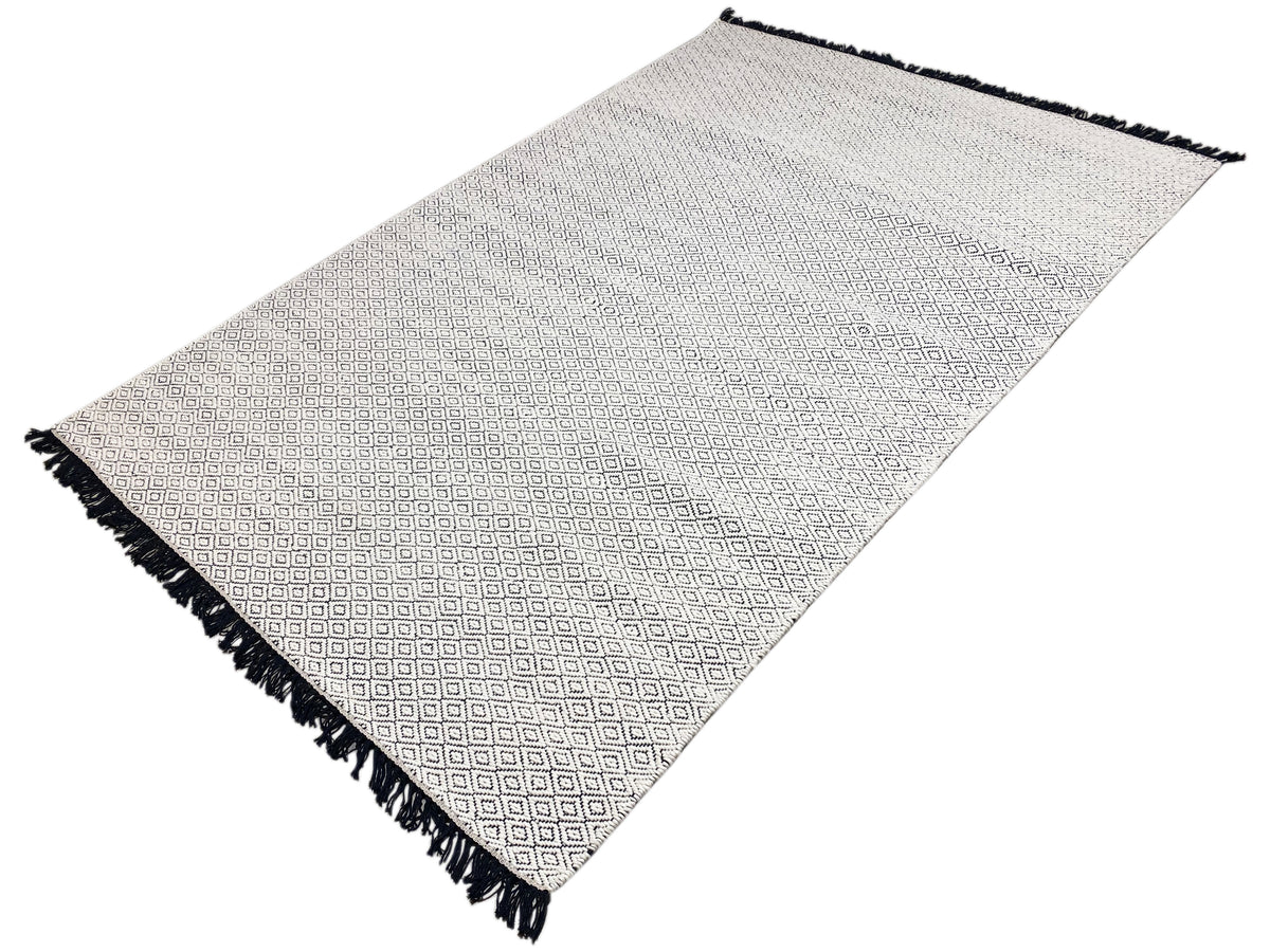 Kelim-Dhurrie-Teppich 160x230 cm, hellbeige Fläche mit Rauten, dunkle Fransen