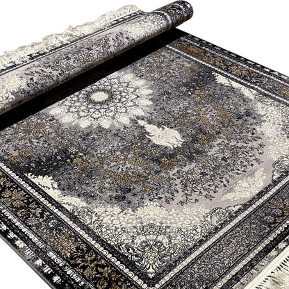 Rug 160x230 cm Detail: rolled section, fine patterns, medallion in the center, fringes