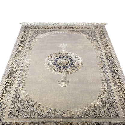 Woven rug 160x230 cm, light gray, with a central medallion, ornamental border, and fringes