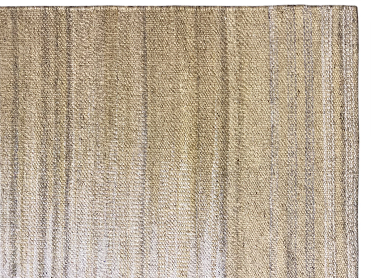 Kelim-Teppich 170x240 cm Detail der Webstruktur am Rand, beiges Gewebe