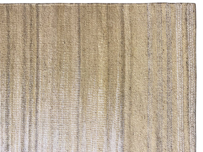 Kelim-Teppich 170x240 cm Detail der Webstruktur am Rand, beiges Gewebe
