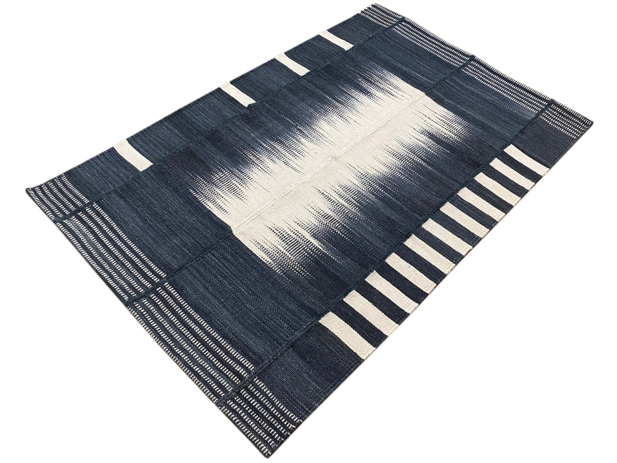 Kilim rug 150x100 cm, dark blue with a light rectangle in a striped border