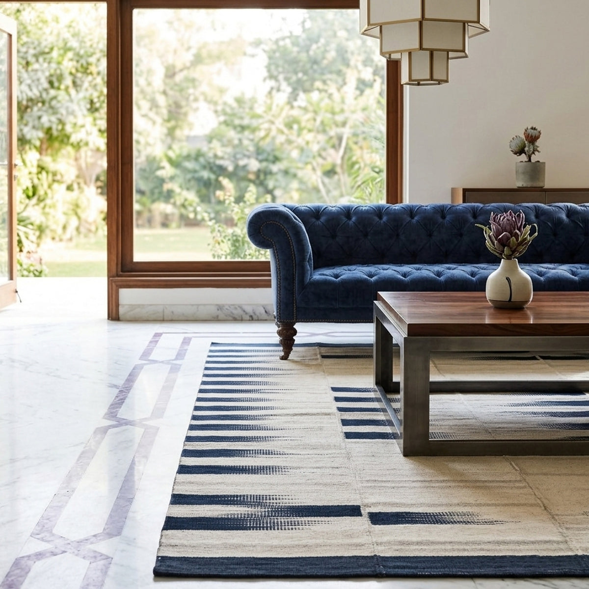 Kilim rug 170x240 cm in the living area, cream-colored pattern with dark blue stripes