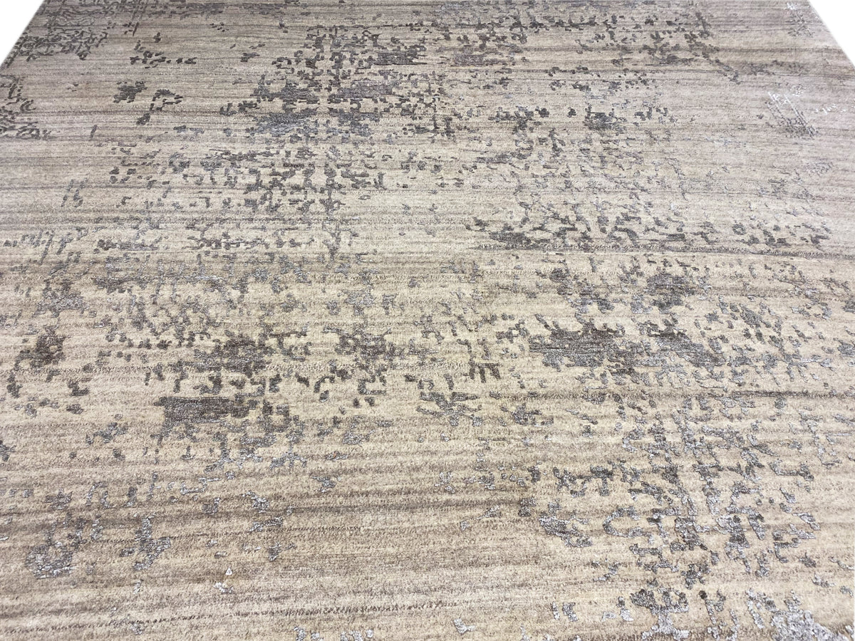 Close-up of 300x205 cm rug: finely woven surface with blue-gray accents