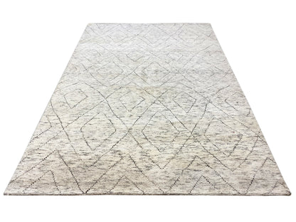 Berber rug, triangular cutout, light beige with dark gray diamond lines, flat-weave