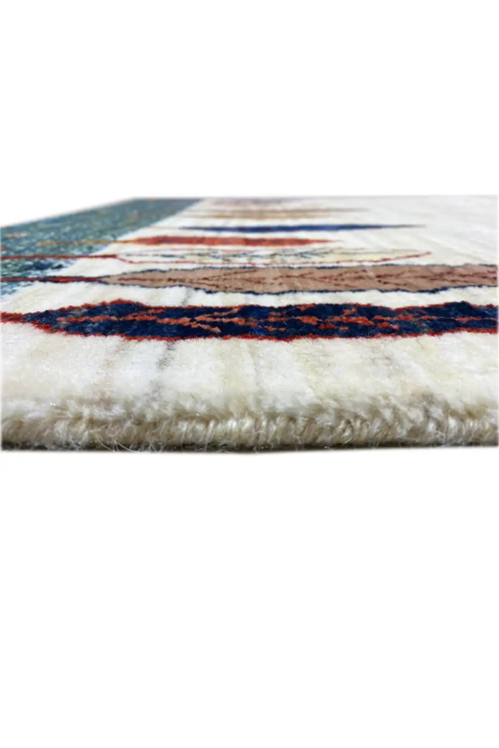 Gabbeh rug 161x87 cm close-up: patterned border and beige pile edge