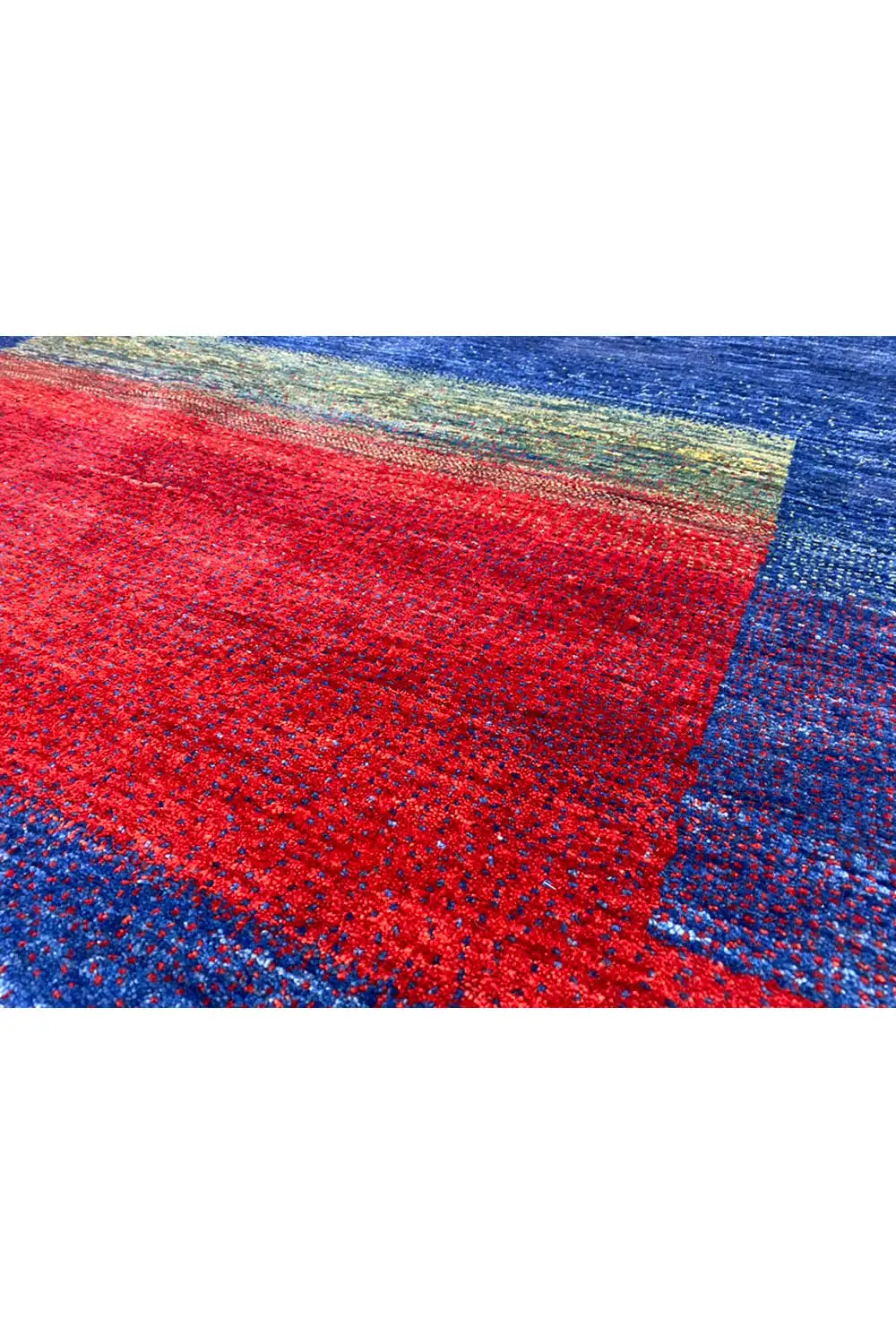 Gabbeh rug (168x105 cm) Detail: vivid red with a blue border and fine weave texture