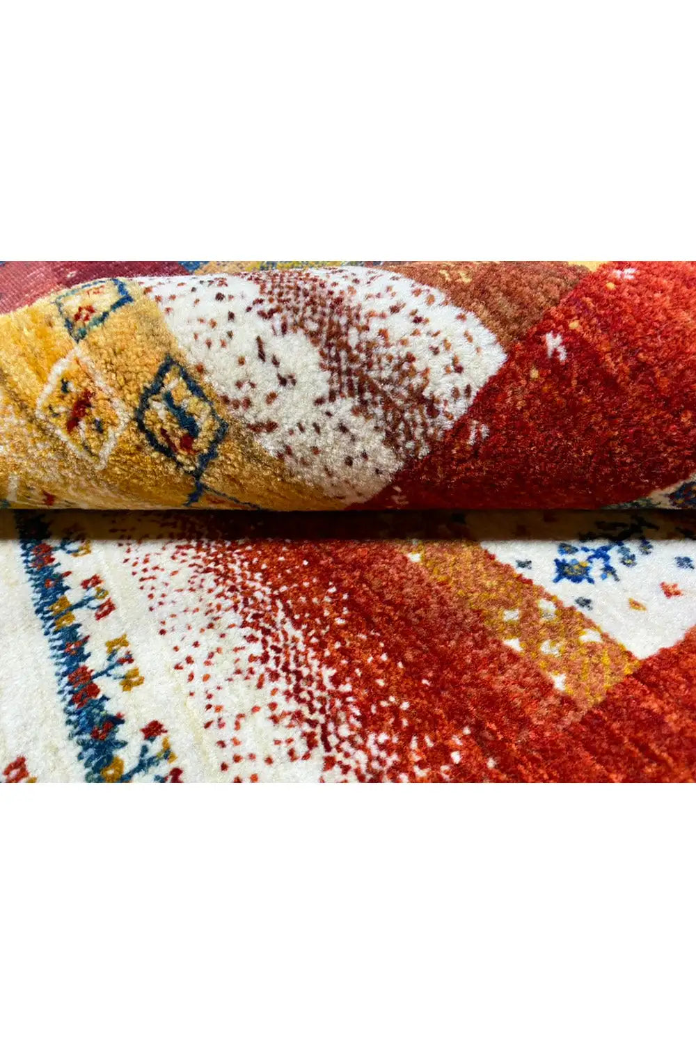 Gabbeh rug (140x97 cm) fringe detail: twisted edges in red and yellow