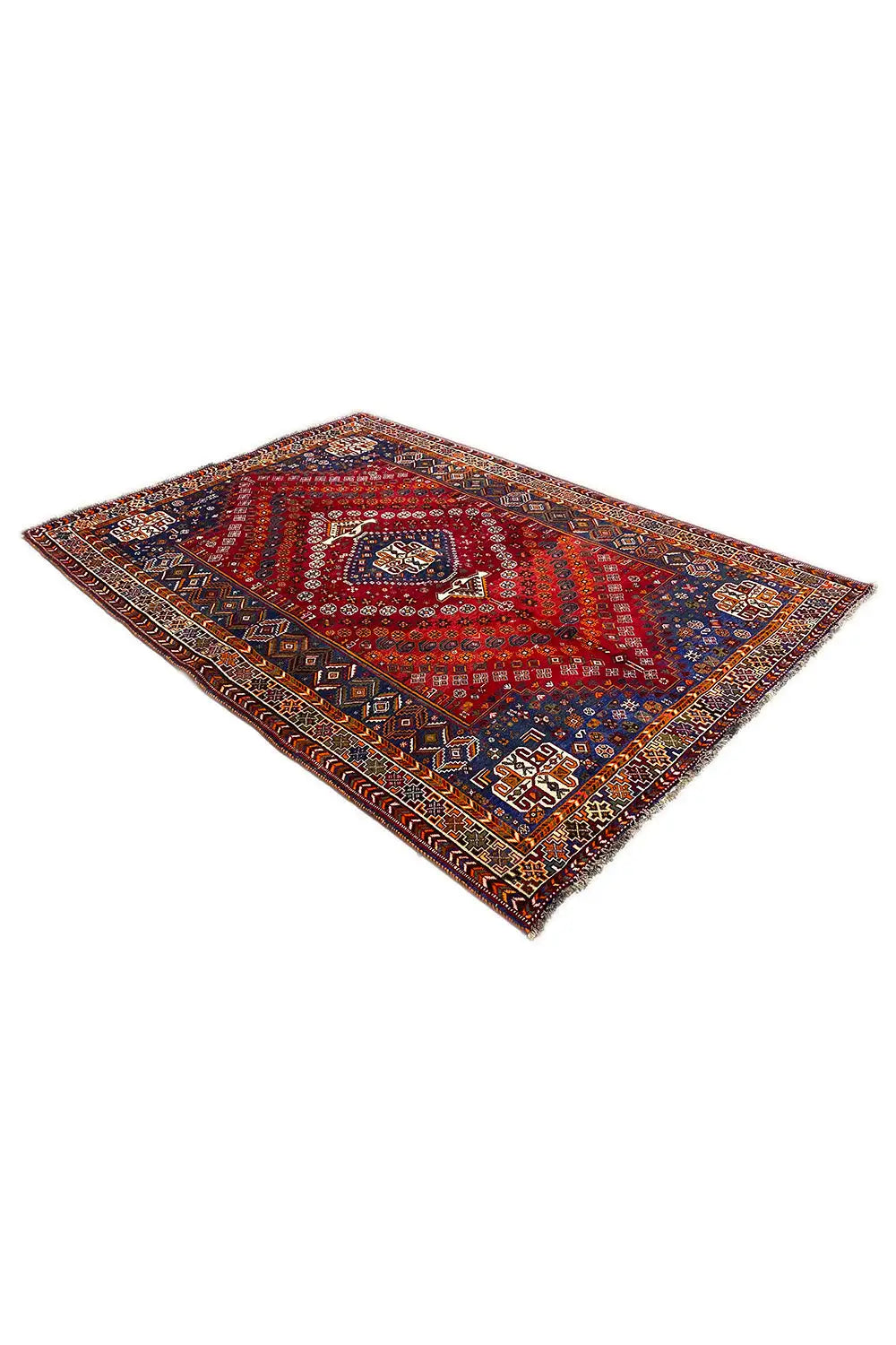 Red carpet with a blue border and decorative ornaments, arranged in a seemingly triangular shape.