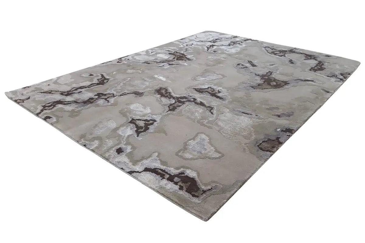 Light gray marble-look rug, laid diagonally, 150x208 cm