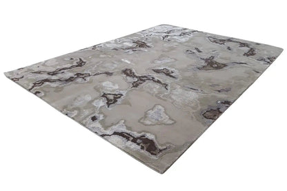 Light gray marble-look rug, laid diagonally, 150x208 cm