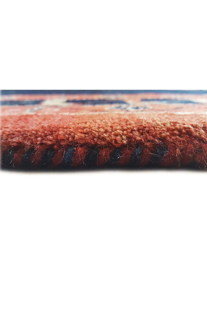 Yalameh rug, close-up of the pile and edge fringes along the border