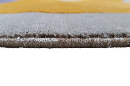 Carpet edge with dense pile and a neatly bound underside