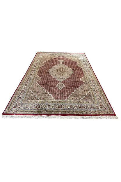 Indo Tabriz rug, flat, diagonal, reddish-brown with beige medallion and ornamental border