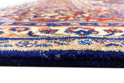 Carpet edge with colored pile and a visible fringed finish along the lower edge