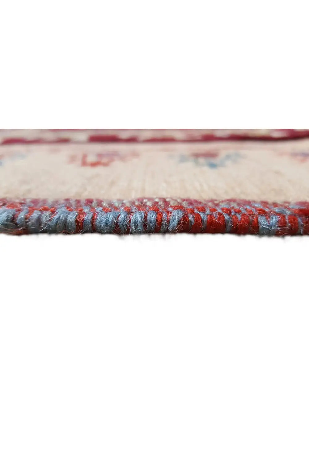 Soumakh rug: fringed and edge finishing with multicolored decorative yarn