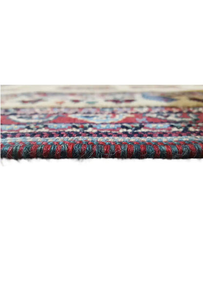 Soumak rug 210x150 cm side view with border band and fringe frame