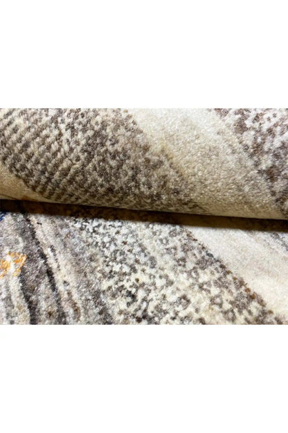 Gabbeh rug edge: light beige back with a dense selvedge