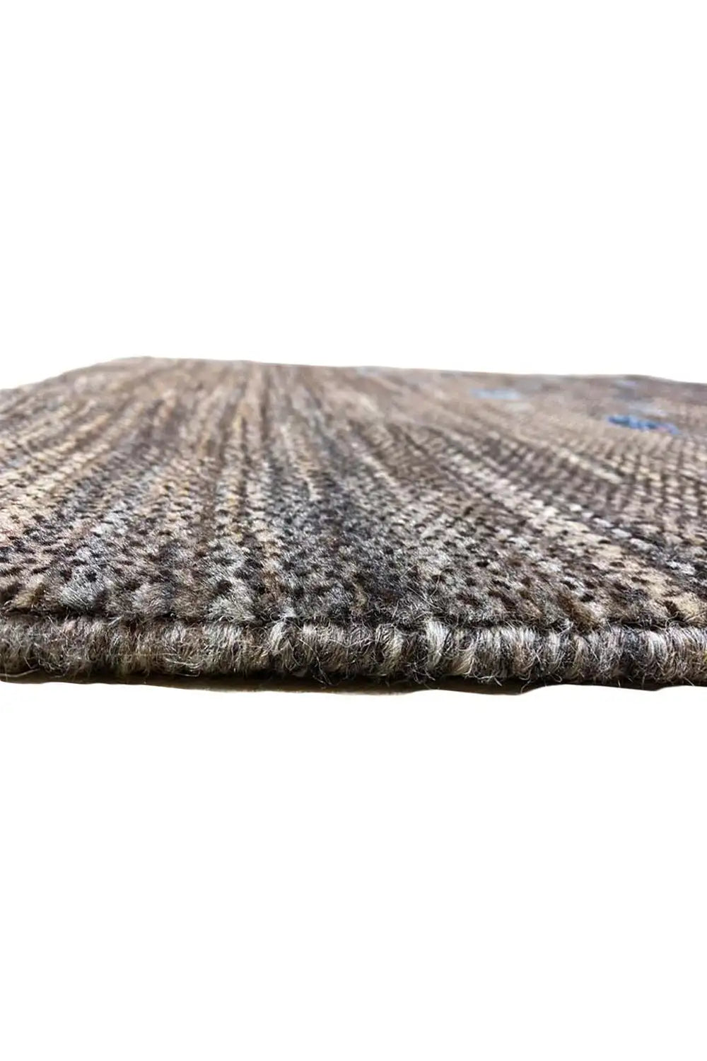 Gabbeh rug 128x82 cm, close-up of the edge with a dark border and dense weaving