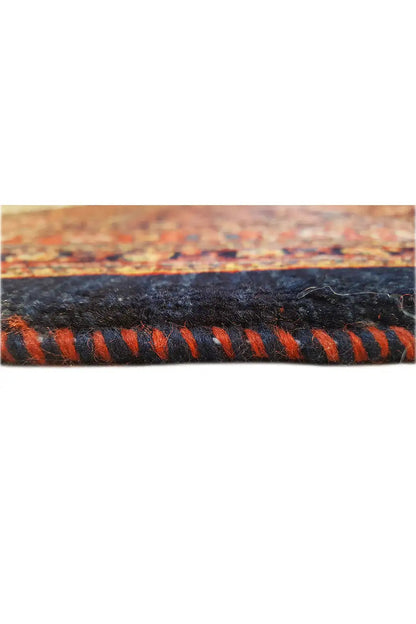 Qashqai exclusive rug with fringed and stitched edge on the underside