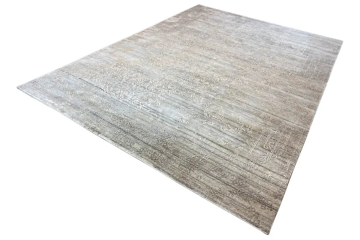 Rectangular rug with a flat-woven design, light gray and beige with texture