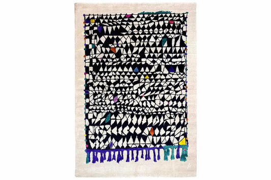 Rug 172x242 cm with a black diamond pattern and multicolored accents, fringes