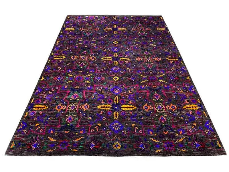 Silk sari 240x169 cm, spread out in a trapezoidal shape with a colorful ornamental pattern